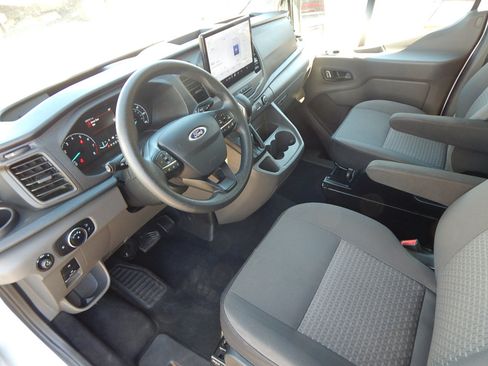 Used 2022 Ford Transit 350 XLT RWD image 2