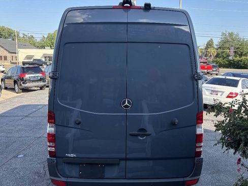 Used 2018 Mercedes-Benz Sprinter 2500 image 4
