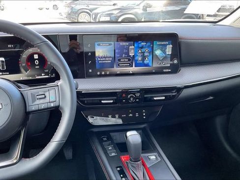 New 2026 Nissan Kicks SR FWD image 4