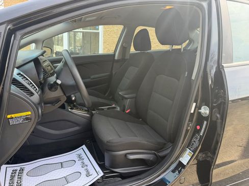 Used 2017 Kia Forte LX image 13