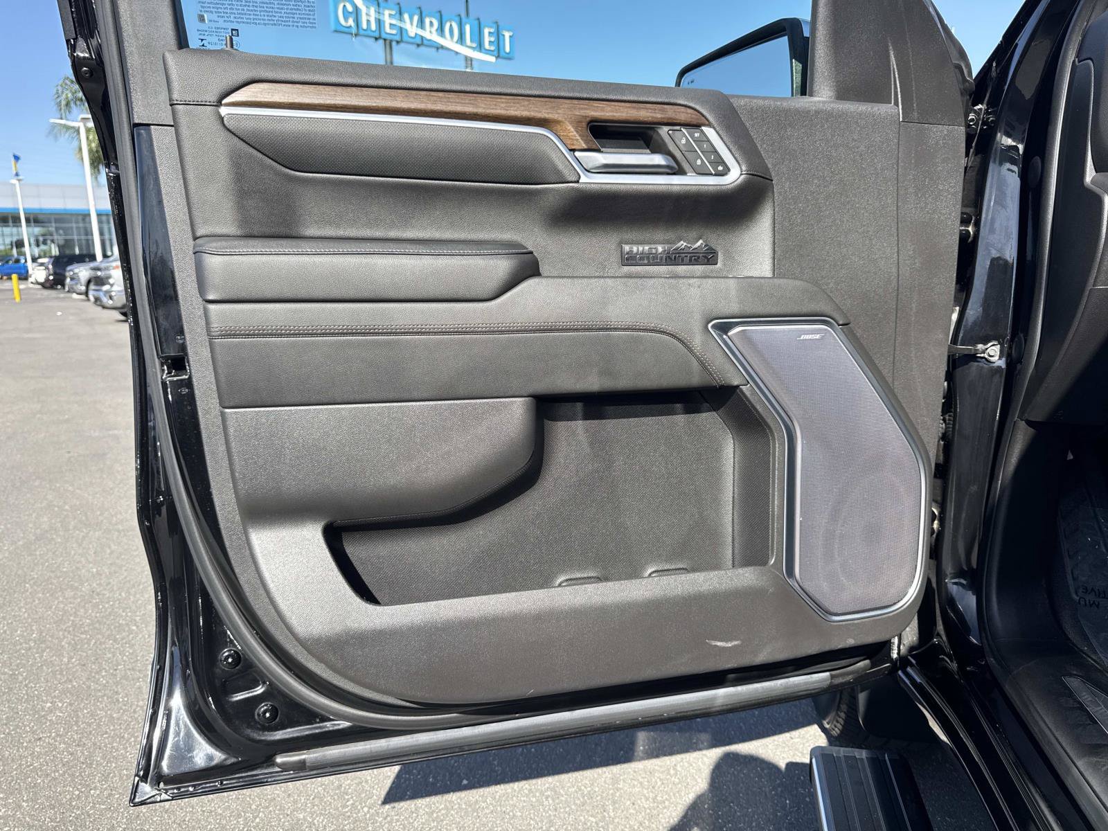 Used 2022 Chevrolet Silverado 1500 High Country w/ Technology Package AWD/4WD image 21