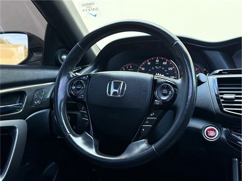 Used 2016 Honda Accord Touring image 8