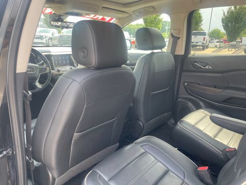 Used 2022 GMC Acadia Denali w/ Denali Ultimate Package FWD image 23