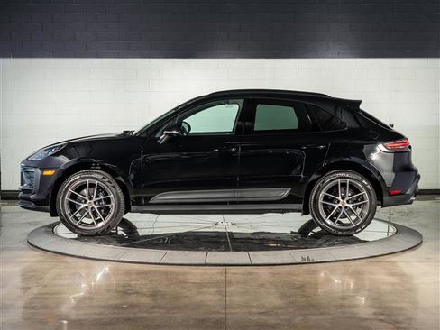 Certified 2026 Porsche Macan AWD/4WD image 2