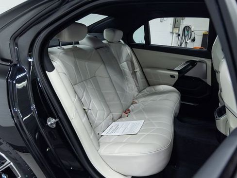 Certified 2023 BMW 760i xDrive AWD/4WD image 24