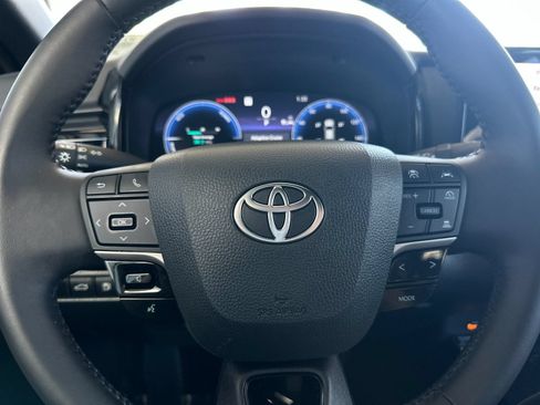 Used 2025 Toyota Camry XSE FWD image 20