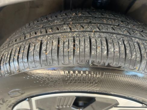 Certified 2024 Kia Niro EX FWD image 41