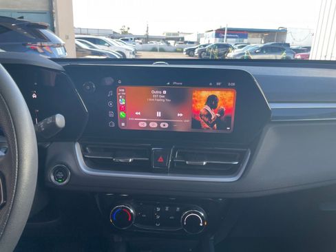 Used 2025 Chevrolet TrailBlazer LT image 18