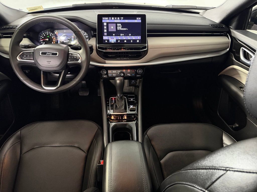 Used 2025 Jeep Compass Limited AWD/4WD image 13