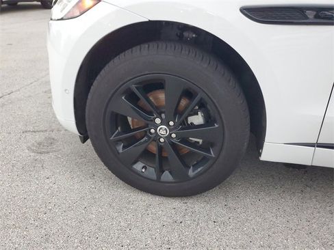 Used 2025 Jaguar F-PACE R-Dynamic S image 12