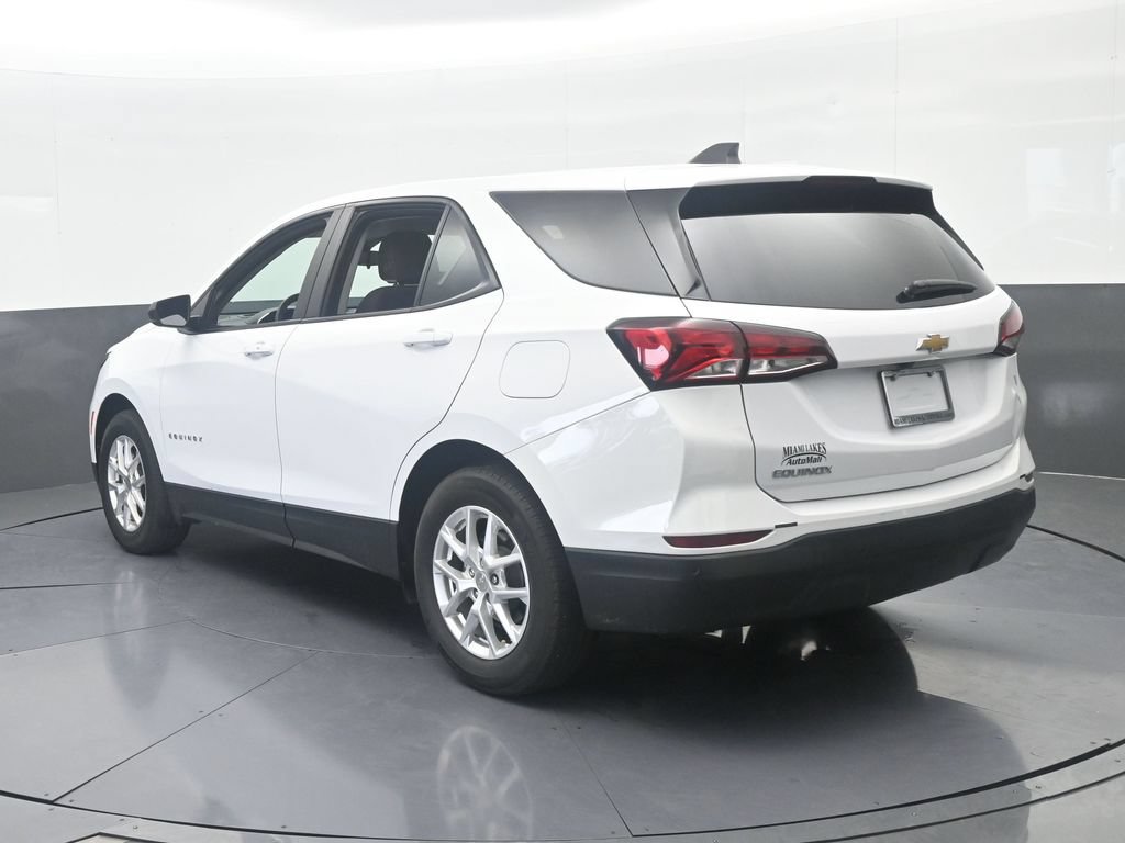 Used 2024 Chevrolet Equinox LS w/ LS Convenience Package FWD image 4