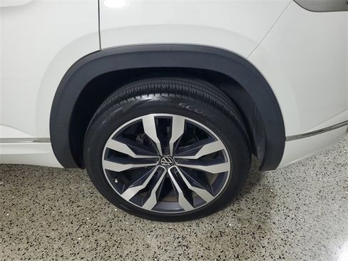 Used 2022 Volkswagen Atlas Cross Sport SEL R-Line image 8