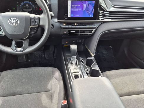 Used 2025 Toyota Camry LE FWD image 22