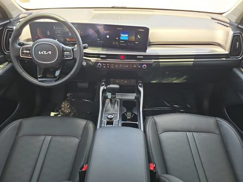 Used 2024 Kia Sorento S FWD image 9