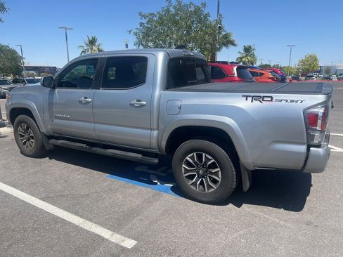 Used 2022 Toyota Tacoma TRD Sport w/ Technology Package RWD image 7