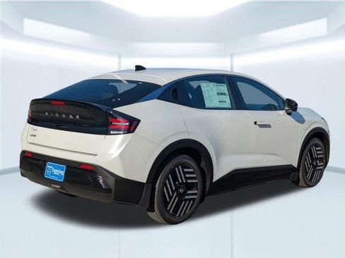 New 2026 Nissan Leaf SV+ w/ Floor Mat Package (SV+) FWD image 6