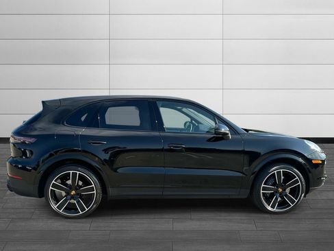 Used 2023 Porsche Cayenne AWD/4WD image 6