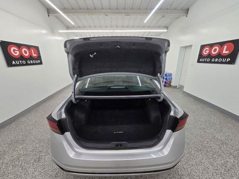 Used 2024 Nissan Altima 2.5 S FWD image 18