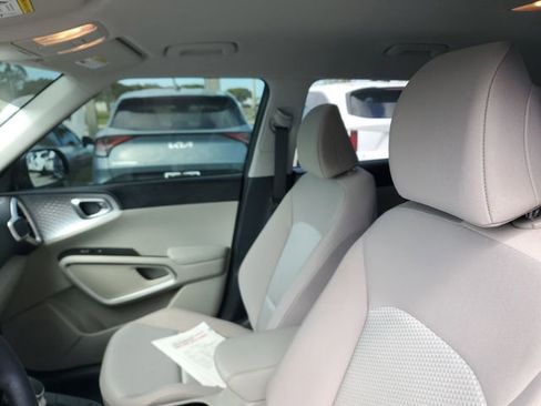 Certified 2023 Kia Soul LX image 14