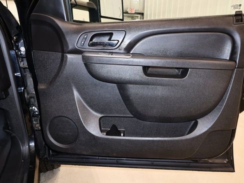 Used 2013 Chevrolet Silverado 2500 LTZ w/ LTZ Plus Package image 19