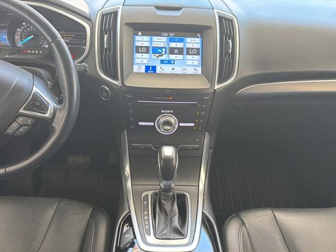 Used 2017 Ford Edge Titanium w/ Technology Package AWD/4WD image 8