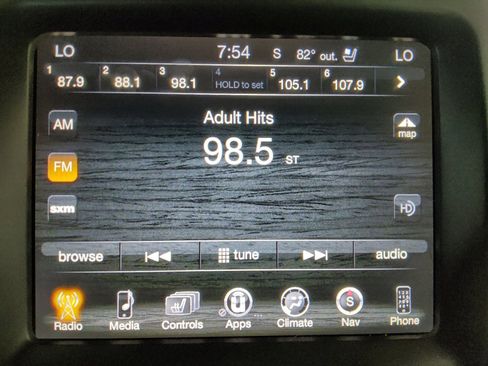 Used 2017 Jeep Cherokee Overland w/ Technology Group AWD/4WD image 25