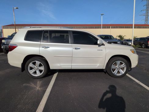 Used 2010 Toyota Highlander Limited AWD/4WD image 7