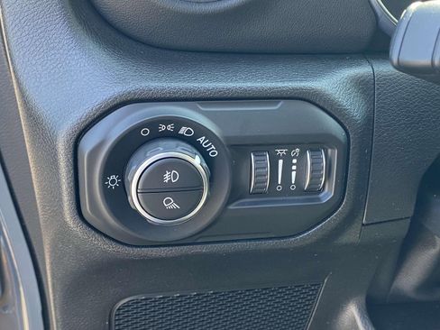 Used 2021 Jeep Gladiator Overland w/ Popular Equipment Package image 19