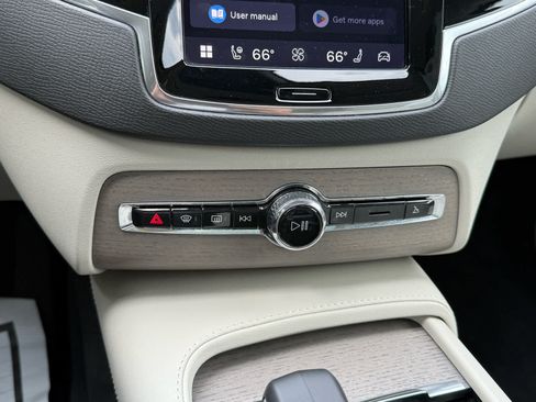 Used 2025 Volvo XC90 B5 Plus w/ Protection Package Premier AWD/4WD image 19
