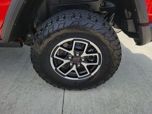 Used 2026 Jeep Wrangler Unlimited Rubicon AWD/4WD image 10