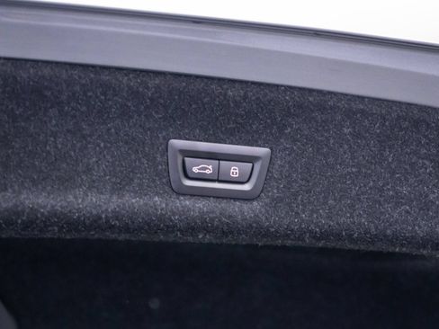 Used 2025 BMW 330i xDrive Sedan AWD/4WD image 33