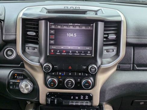 Used 2019 RAM 2500 Laramie w/ Black Appearance Package AWD/4WD image 18