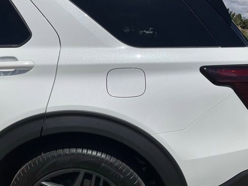 Used 2026 Ford Explorer ST-Line w/ ST-Line Street Pack image 12