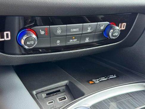 Used 2024 Buick Enclave Essence FWD image 20