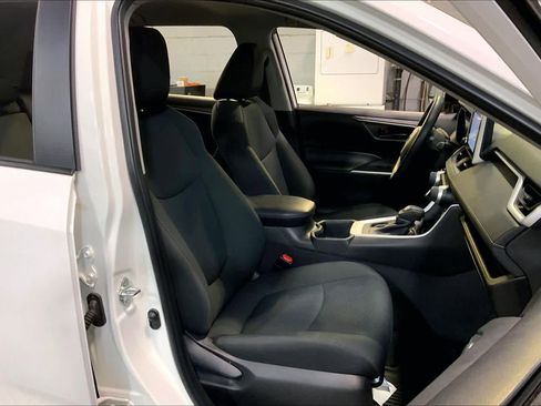 Used 2023 Toyota RAV4 LE image 8