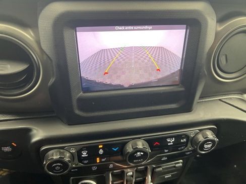 Used 2023 Jeep Wrangler Willys image 17