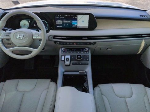 Used 2024 Hyundai Palisade Limited FWD image 14
