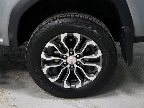 Used 2023 GMC Canyon Denali image 19