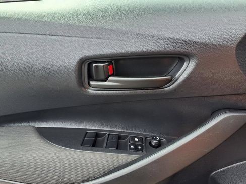Used 2025 Toyota Corolla LE FWD image 18