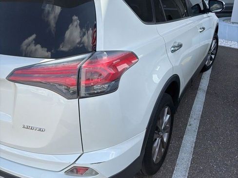 Used 2018 Toyota RAV4 Limited FWD image 7