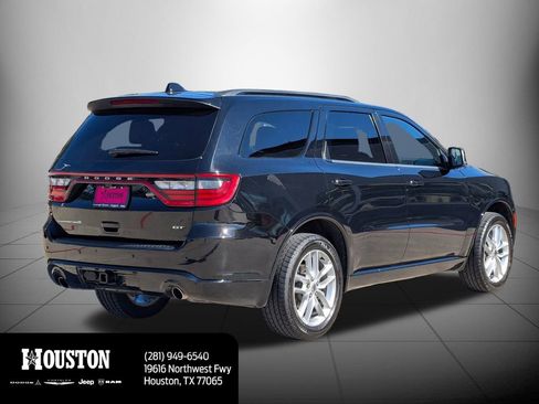 Used 2023 Dodge Durango GT image 3