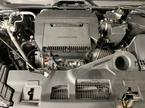 Used 2025 Honda Pilot Sport image 40