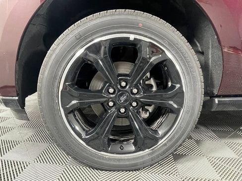 Used 2024 Ford Expedition Limited image 13