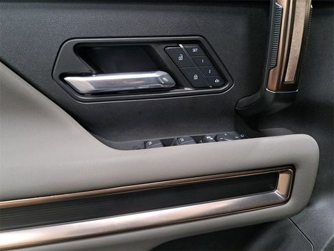 New 2025 GMC Hummer EV 2X w/ Extreme Off-Road Package image 33