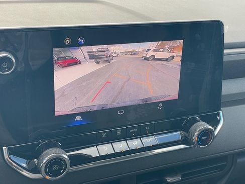 Used 2025 Chevrolet Colorado W/T image 16