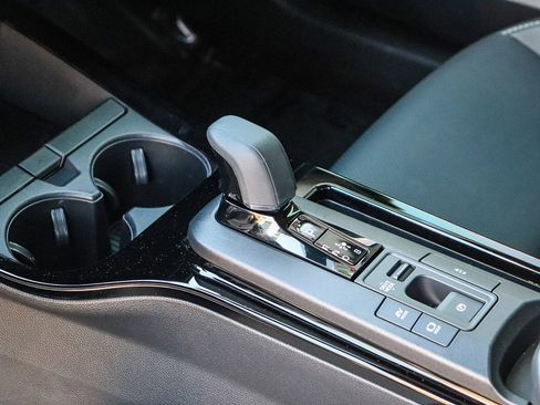 Certified 2025 Toyota Prius XLE image 21