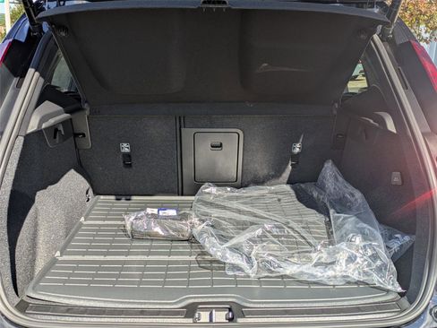 New 2026 Volvo XC40 B5 Ultra w/ Protection Package Premier image 20