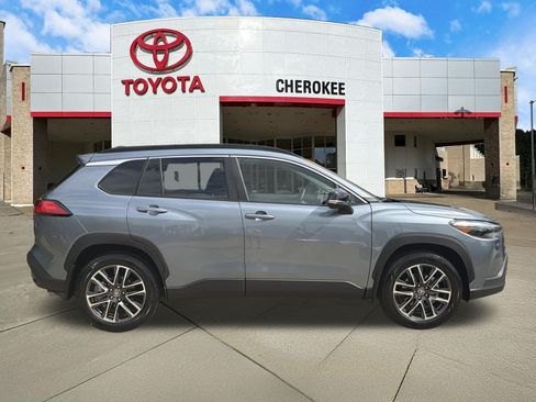 Used 2026 Toyota Corolla Cross XLE w/ Convenience Package AWD/4WD image 4