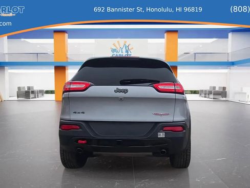 Used 2017 Jeep Cherokee Trailhawk image 13