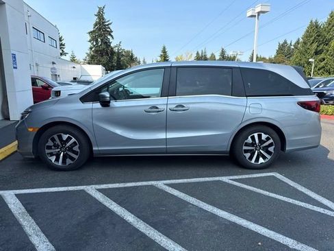 Used 2025 Honda Odyssey EX-L image 3